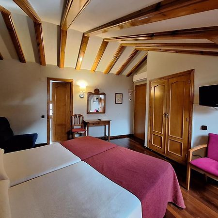 Hotel Aragueells بيناسكي المظهر الخارجي الصورة
