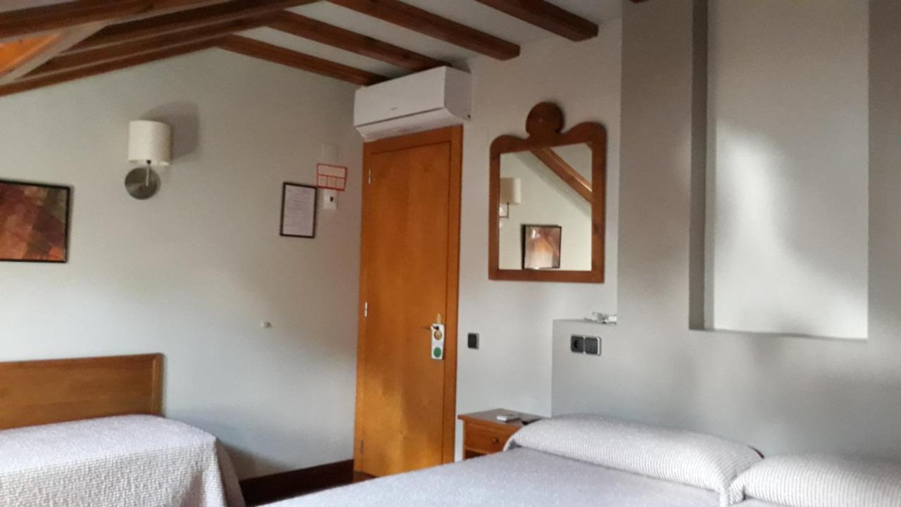Hotel Aragueells بيناسكي المظهر الخارجي الصورة