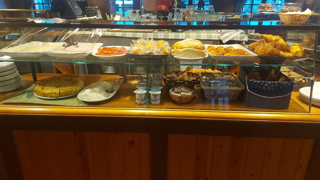 Hotel Aragueells بيناسكي المظهر الخارجي الصورة