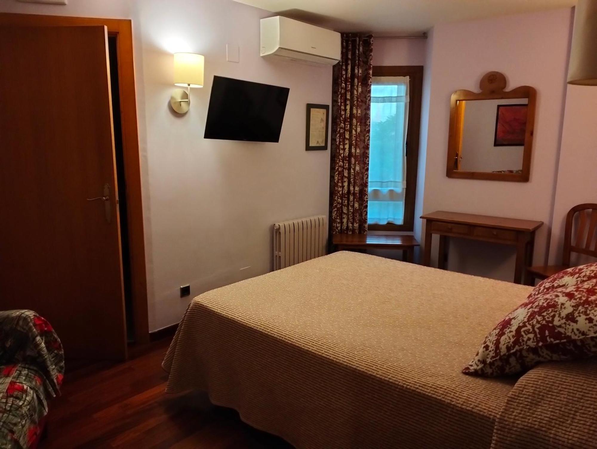 Hotel Aragueells بيناسكي المظهر الخارجي الصورة