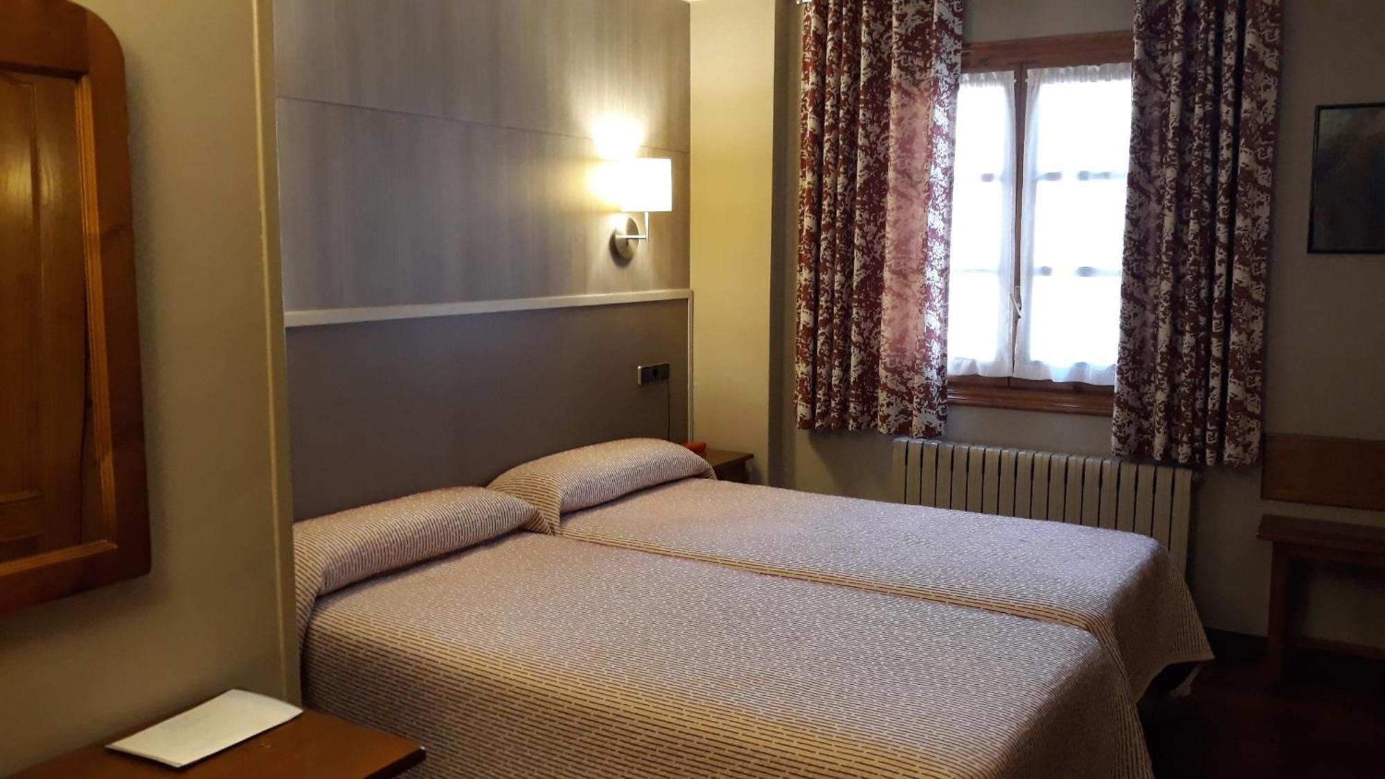 Hotel Aragueells بيناسكي المظهر الخارجي الصورة