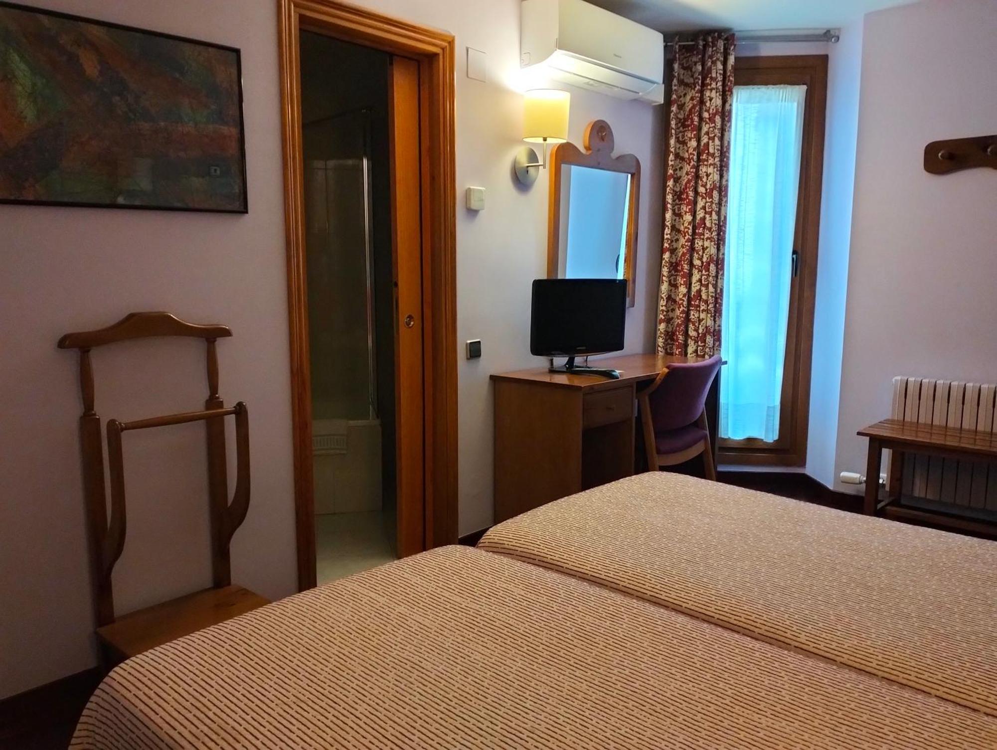 Hotel Aragueells بيناسكي المظهر الخارجي الصورة