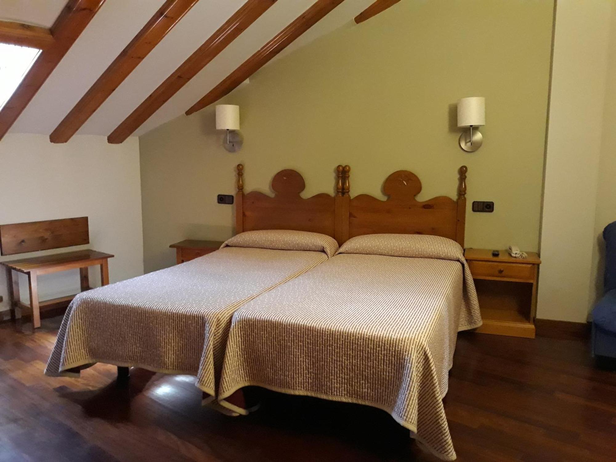 Hotel Aragueells بيناسكي المظهر الخارجي الصورة