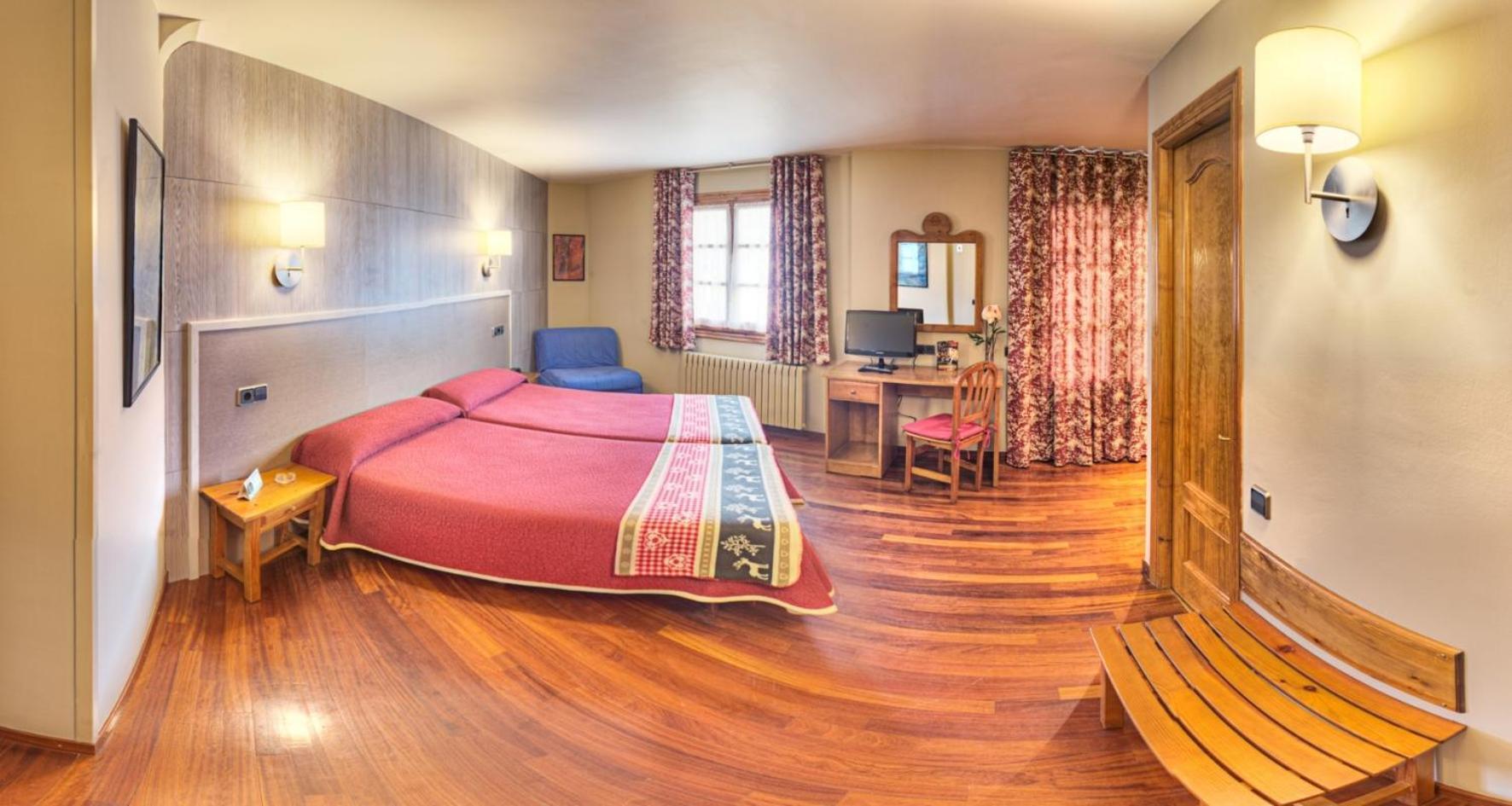 Hotel Aragueells بيناسكي المظهر الخارجي الصورة