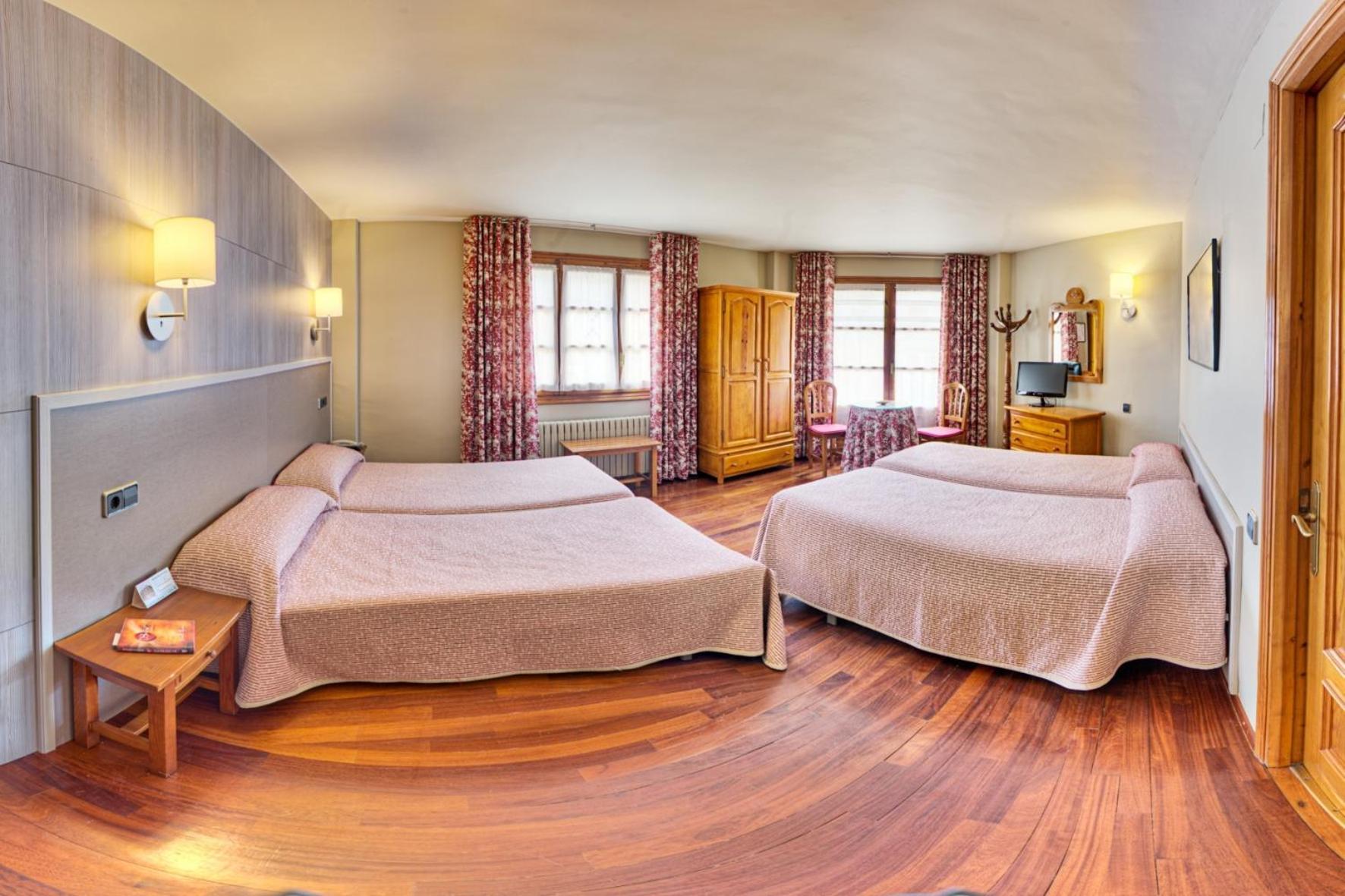 Hotel Aragueells بيناسكي المظهر الخارجي الصورة
