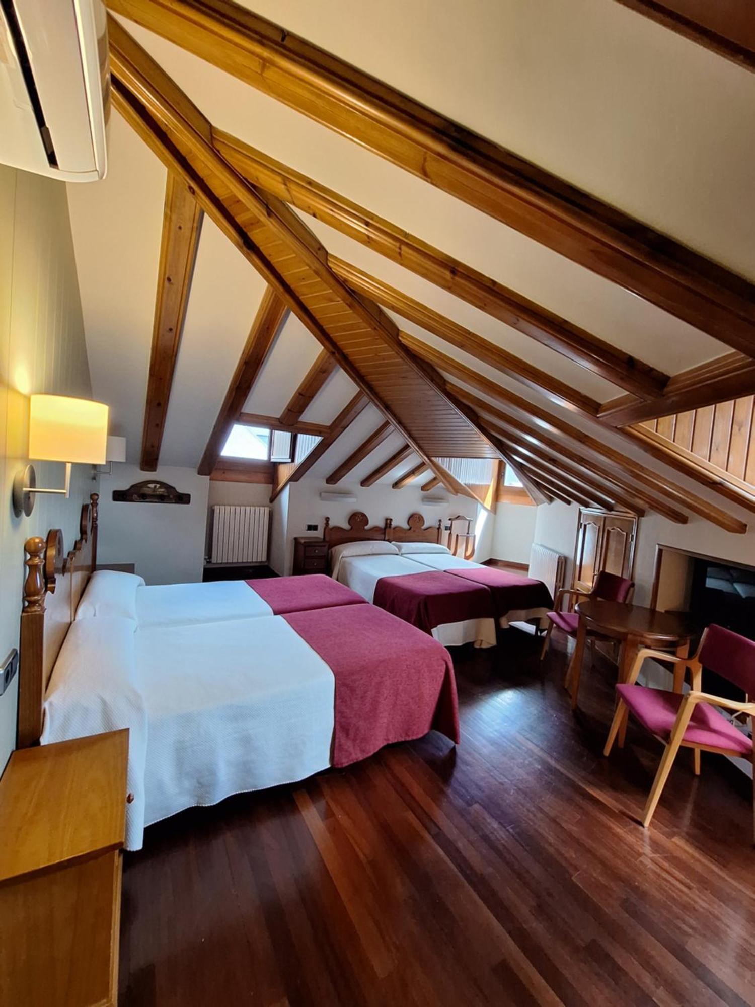 Hotel Aragueells بيناسكي المظهر الخارجي الصورة