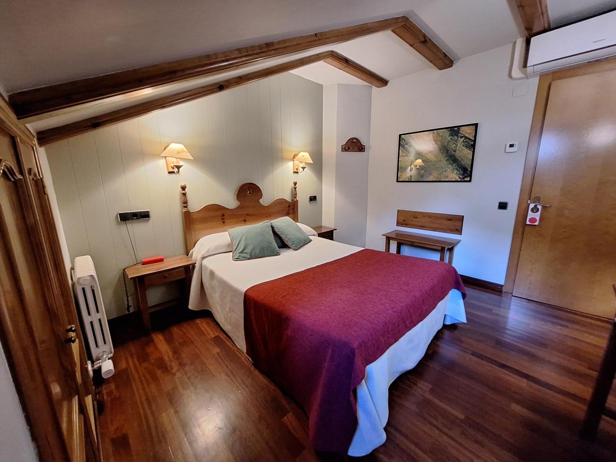 Hotel Aragueells بيناسكي المظهر الخارجي الصورة