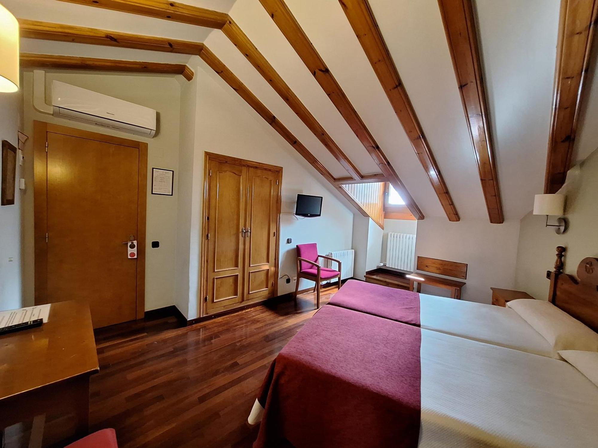 Hotel Aragueells بيناسكي المظهر الخارجي الصورة