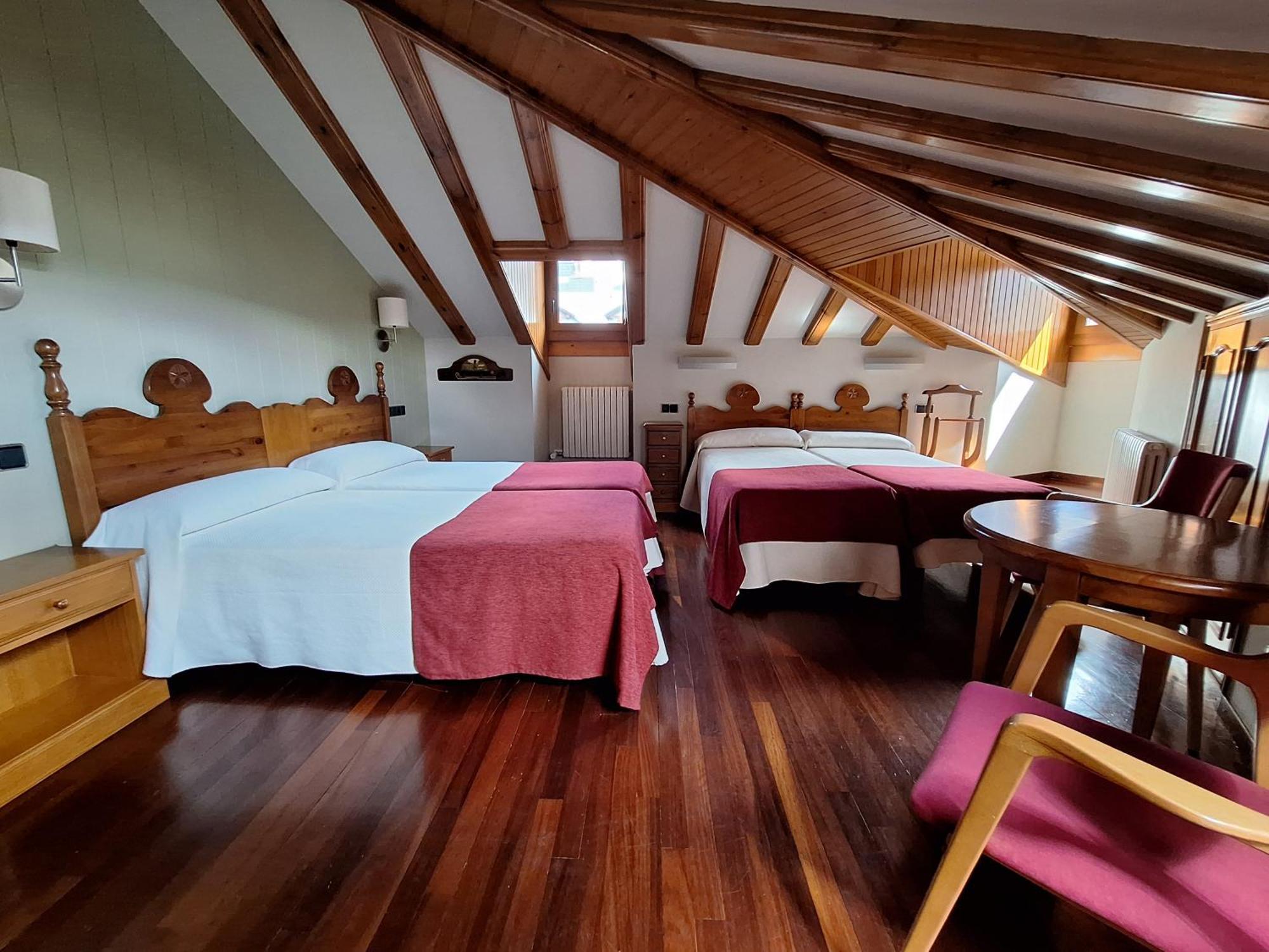 Hotel Aragueells بيناسكي المظهر الخارجي الصورة