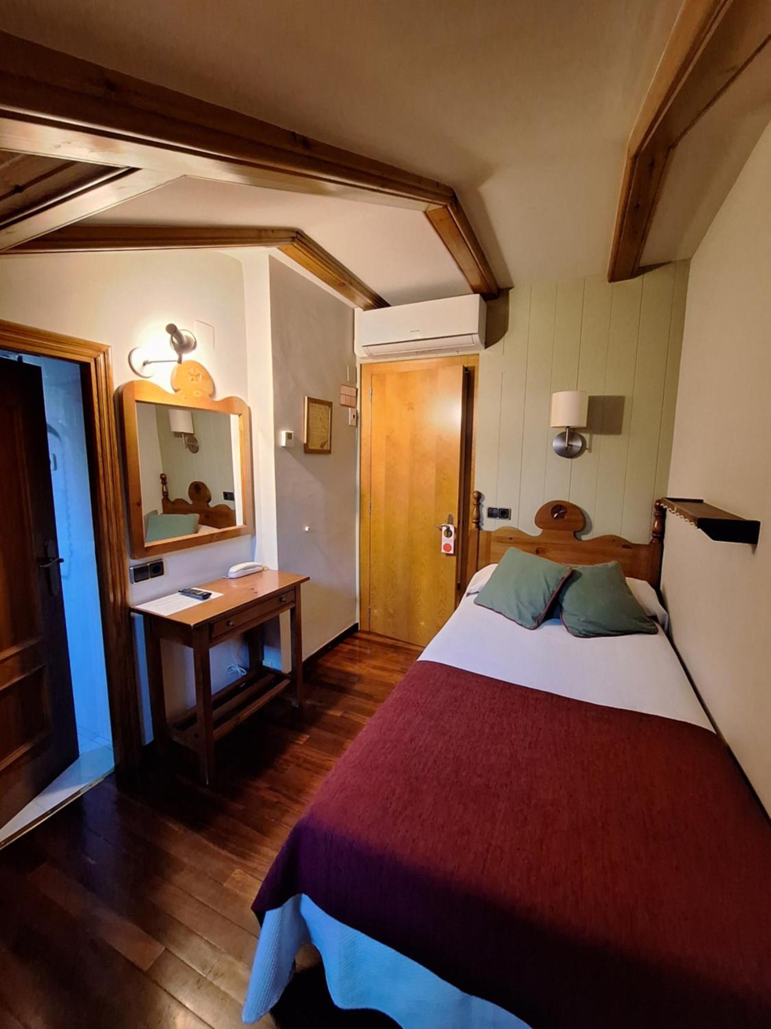 Hotel Aragueells بيناسكي المظهر الخارجي الصورة