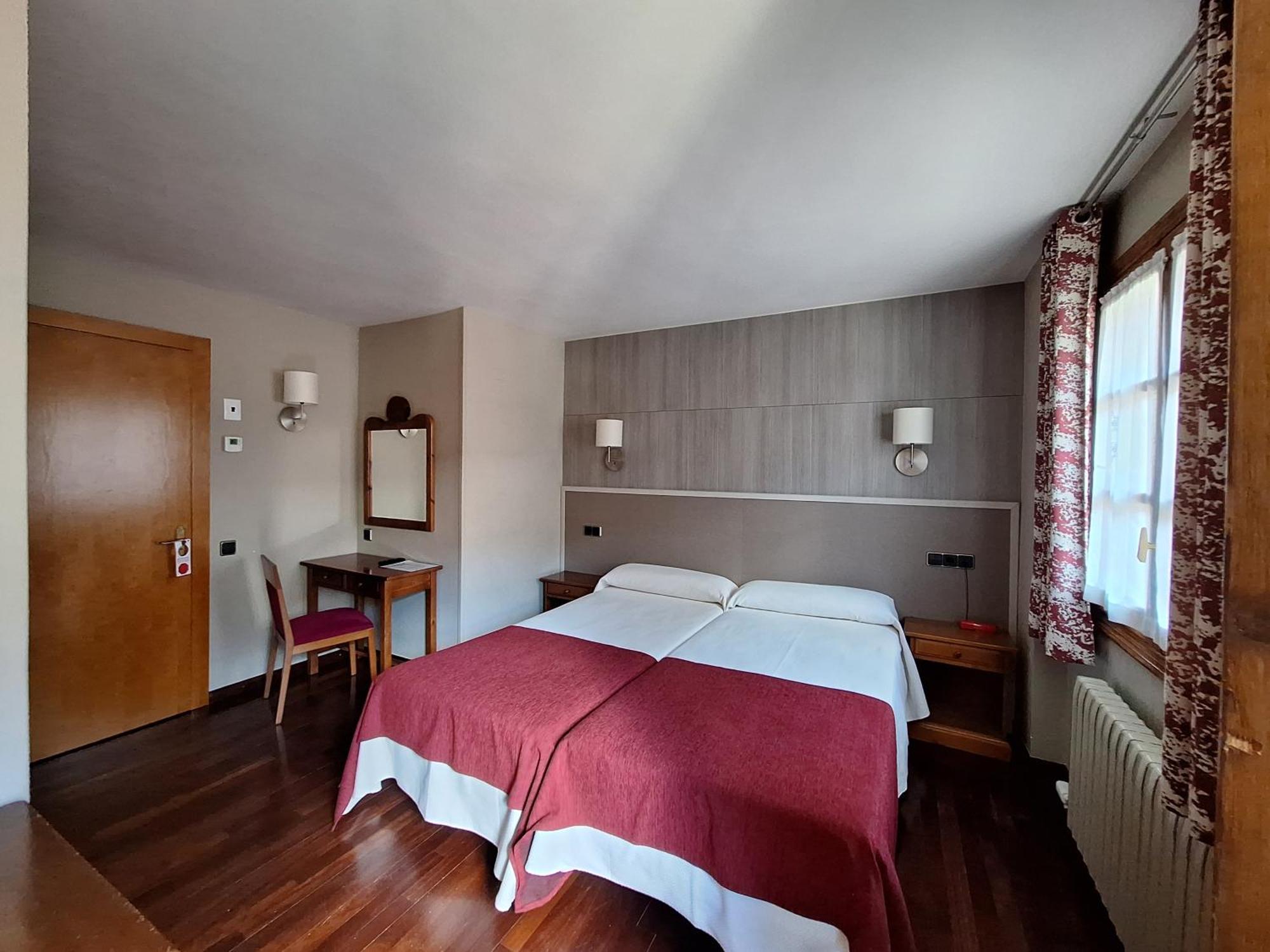 Hotel Aragueells بيناسكي المظهر الخارجي الصورة