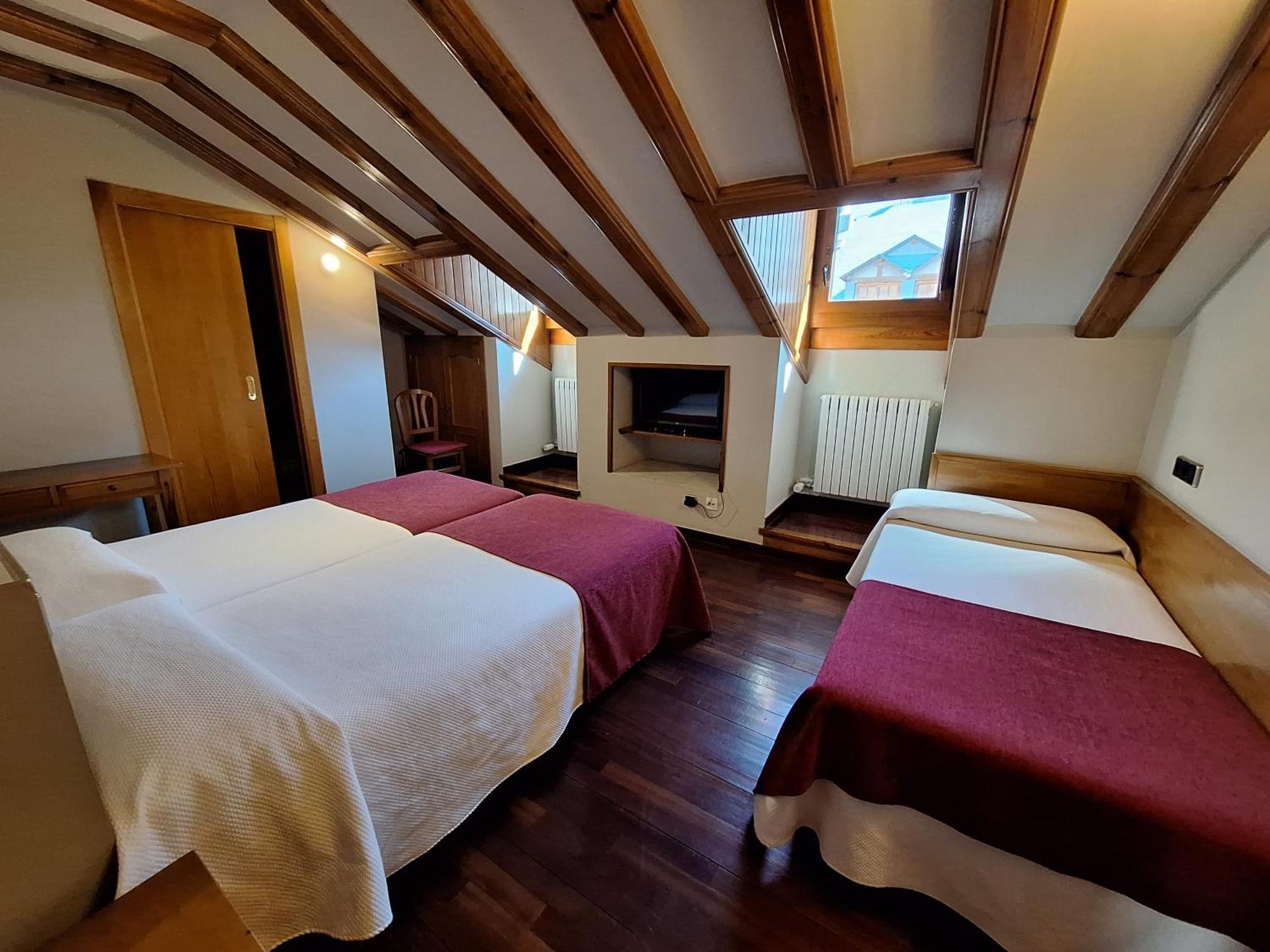 Hotel Aragueells بيناسكي المظهر الخارجي الصورة