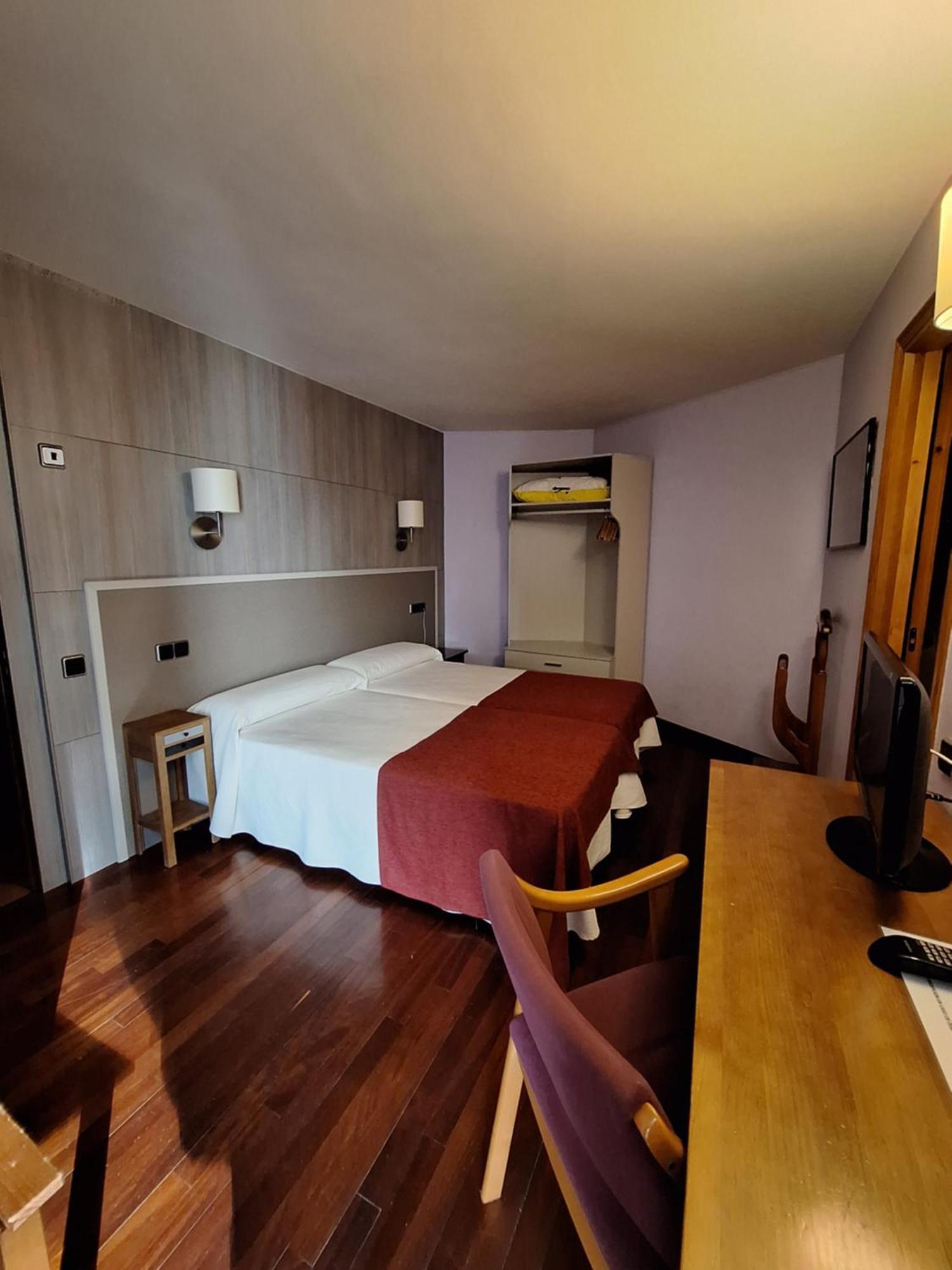 Hotel Aragueells بيناسكي المظهر الخارجي الصورة