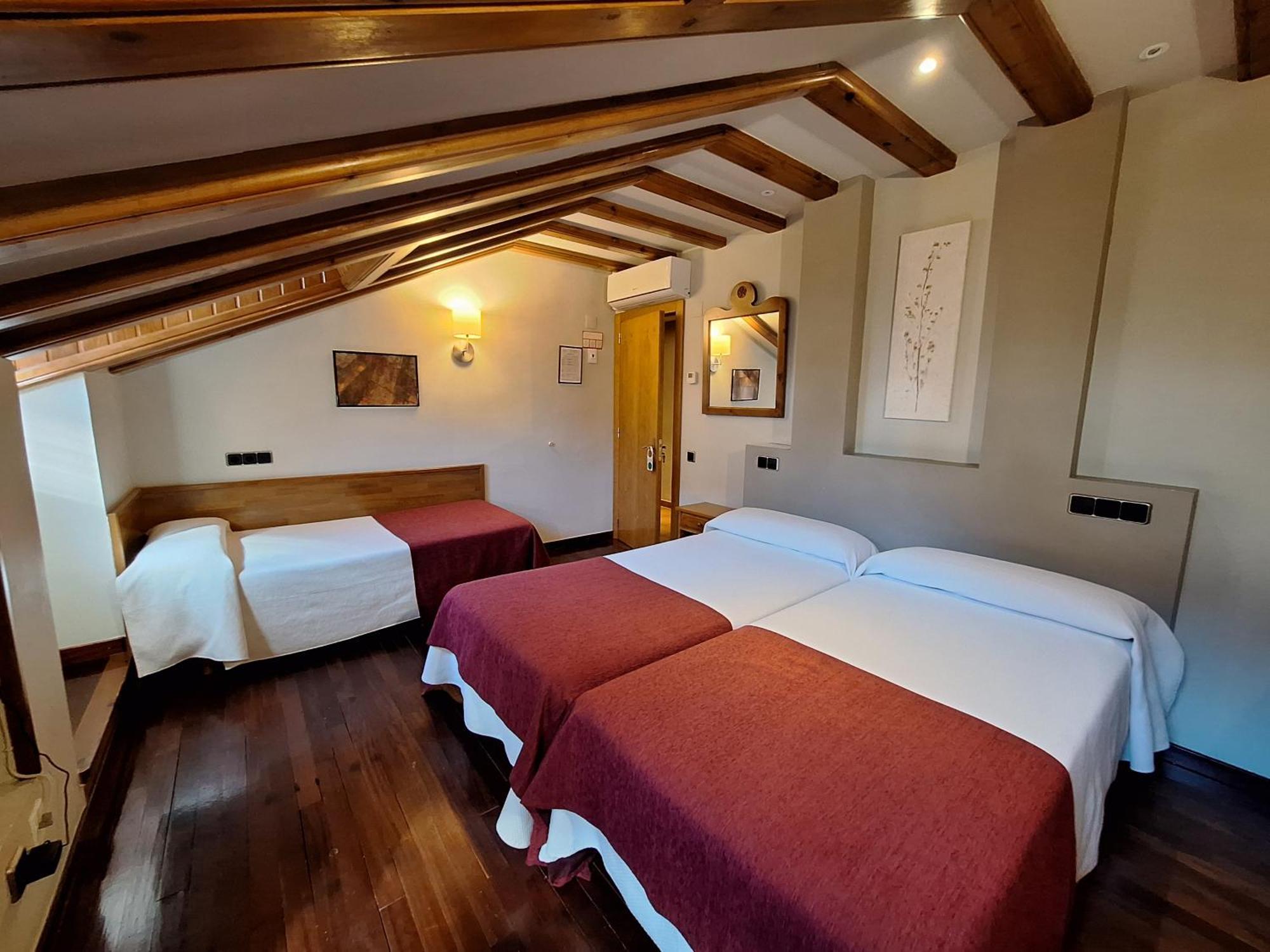 Hotel Aragueells بيناسكي المظهر الخارجي الصورة
