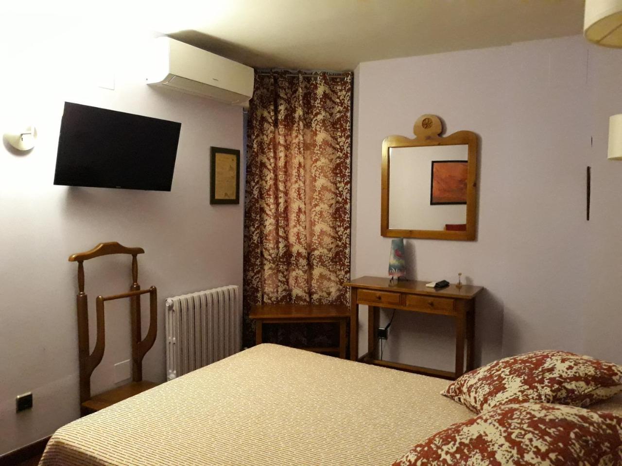 Hotel Aragueells بيناسكي المظهر الخارجي الصورة