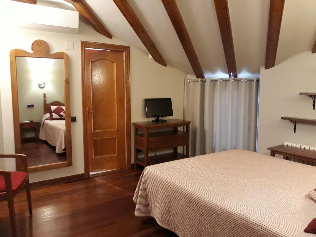 Hotel Aragueells بيناسكي المظهر الخارجي الصورة