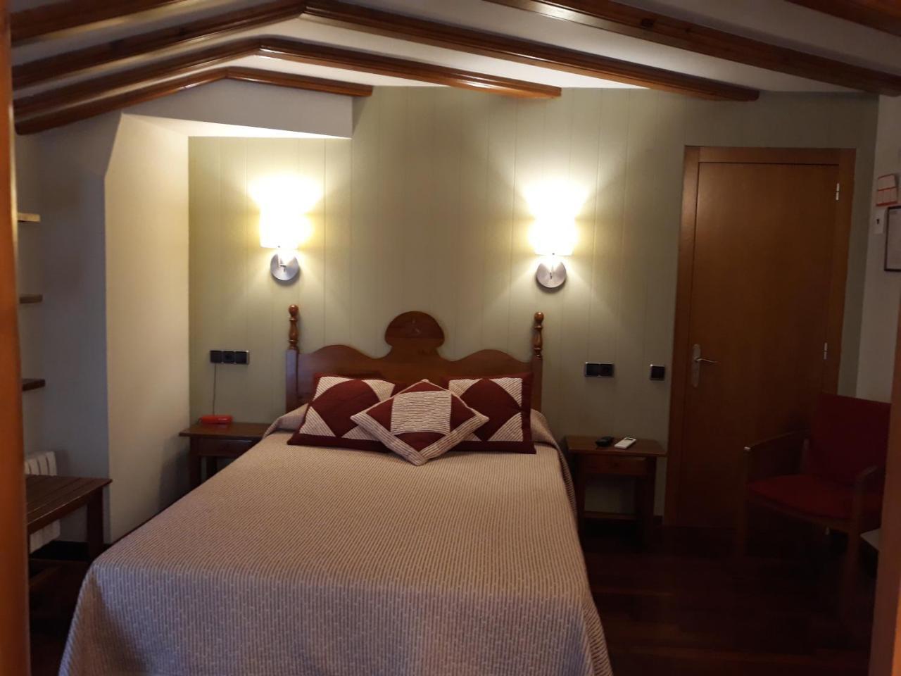 Hotel Aragueells بيناسكي المظهر الخارجي الصورة